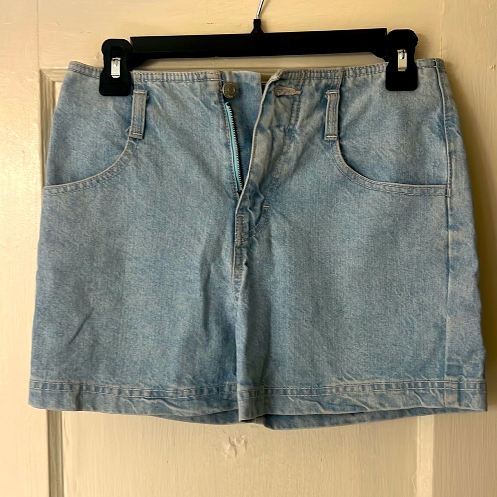 Urban Outfitters Denim Shorts Sz 25